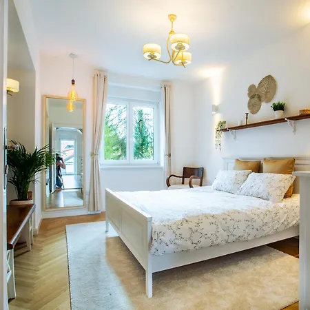 Διαμέρισμα Pipa's Place - Stylish Garden Prime Location Λιουμπλιάνα