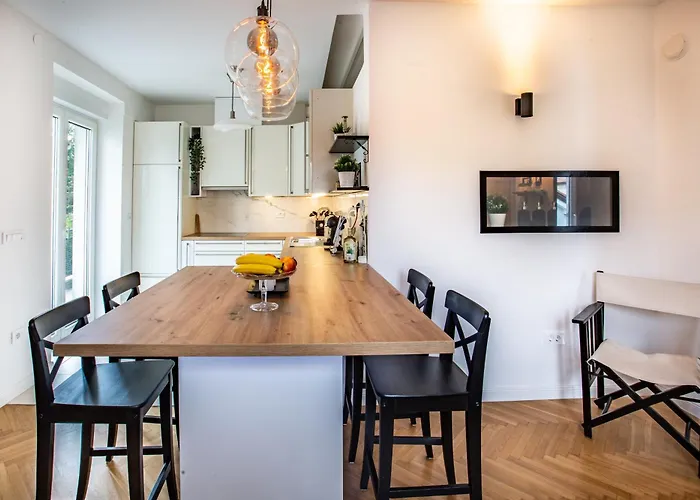 Pipa's Place - Stylish Garden Prime Location *