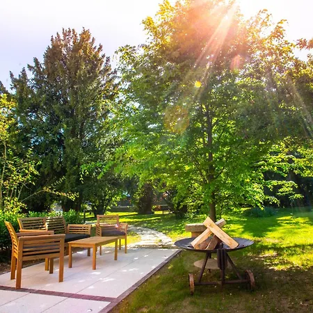 Pipa's Place - Stylish Garden Prime Location *